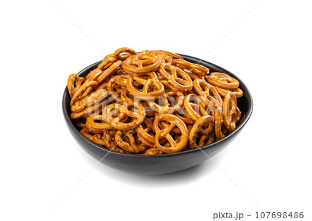 Pretzel Cookies Isolated, Small Salted Pretzels, Crispy German Brezel Snack 107698486