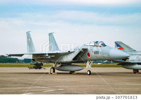 展示される航空自衛隊の戦闘機 F-15j 107701813