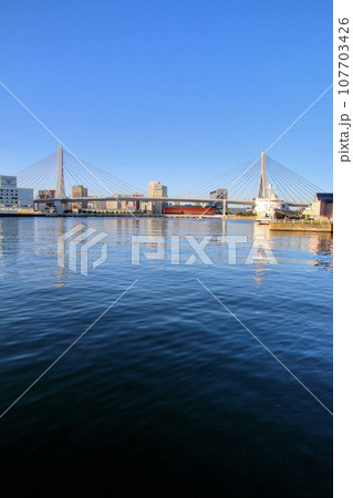 青森港（青森県・青森市） 107703426