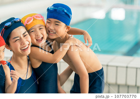 キッズスイミング 107703770