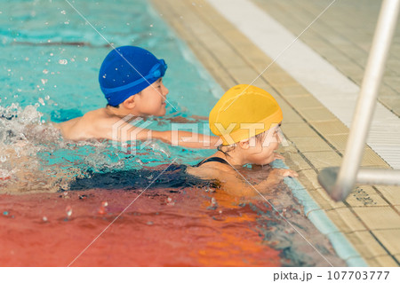 キッズスイミング 107703777