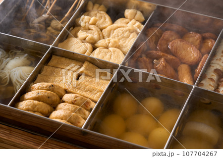 熱々のおでん 熱々のおでん 107704267