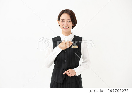 制服の女性　ビジネス　お任せ 107705075