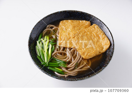 たぬき蕎麦 きつね蕎麦 たぬき蕎麦 きつね蕎麦 107709360