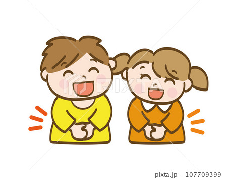 大笑いする男の子と女の子_小学生低学年_幼児 大笑いする男の子と女の子_小学生低学年_幼児 107709399