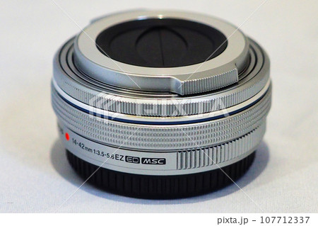 デジタルカメラ用の小型パンケーキレンズ デジタルカメラ用の小型パンケーキレンズ 107712337
