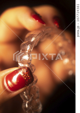 Invisible dental teeth brackets Invisible dental teeth brackets 107714381