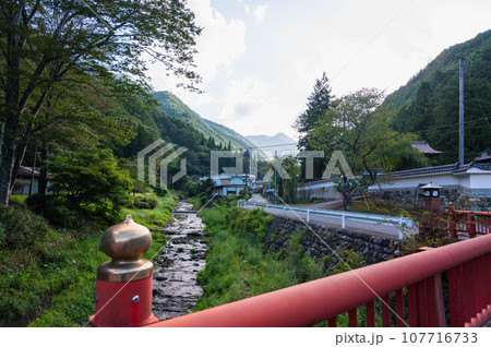 霊泉寺橋から温泉街の風景 霊泉寺橋から温泉街の風景 107716733