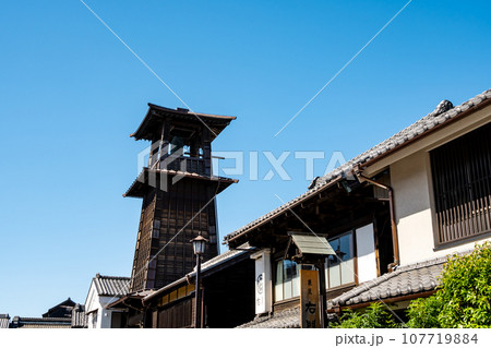 小江戸川越 鐘つき通りと快晴の空 a-1 小江戸川越 鐘つき通りと快晴の空 a-1 107719884