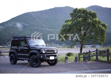 ジムニー自動車イメージ　自然風景 107720072