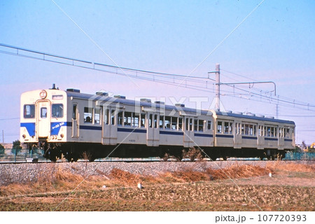 電化直前の相模線をゆくディーゼルカー 107720393
