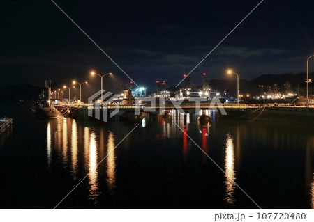 【広島県】アレイからすこじまの夜景（呉公園） 107720480