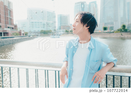 若い男性の写真 107722014