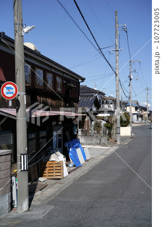 老舗の木工所 107723005