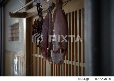 仕込み中の料理屋 107723016