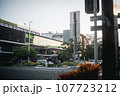 オーストラリアの朝の交差点 107723212