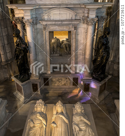 interiors and details of basilica of saint-denis, France interiors and details of basilica of saint-denis, France 107723611