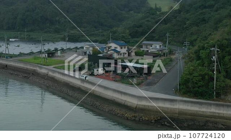 竹原市吉名の護岸を空撮2 竹原市吉名の護岸を空撮2 107724120
