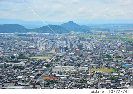 滋賀県 近江八幡 八幡山から眺める街並み 107728745