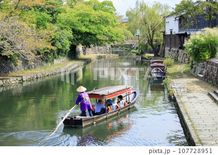 近江八幡市、八幡堀めぐりの屋形舟 107728951