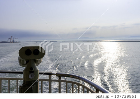 フェリー航海船内風景（展望デッキから観える風景） 107729961