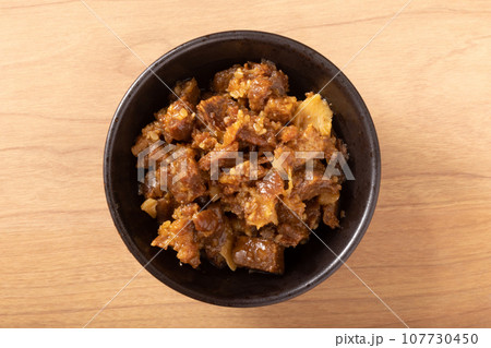 食べるラー油　牛タン 107730450