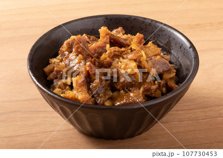 食べるラー油 牛タン 食べるラー油 牛タン 107730453