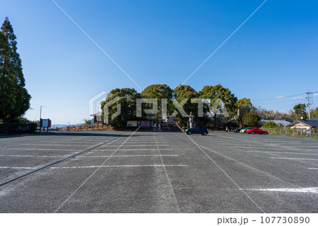 駐車場風景 歴史ある公園風景 (日本最大、最後の内戦「西南の役」の激戦地)田原坂公園 駐車場風景 歴史ある公園風景 (日本最大、最後の内戦「西南の役」の激戦地)田原坂公園 107730890