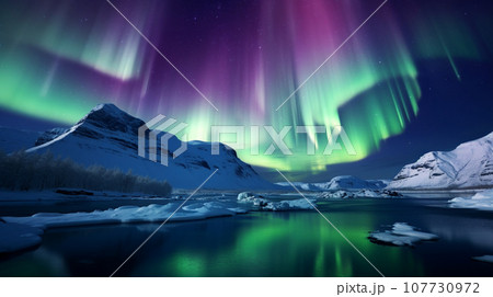 フィヨルドに浮かぶオーロラ フィヨルドに浮かぶオーロラ 107730972