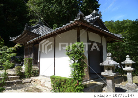 瓦屋寺　開山堂　滋賀県東近江市建部 107731147