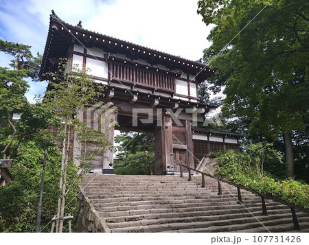 秋田県秋田市にある久保田城の表門 秋田県秋田市にある久保田城の表門 107731426