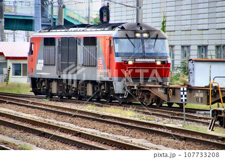 北の大地を縦横無尽に大活躍… 北海道の物流をコンテナ貨物列車で支えるDF200ディーゼル機関車 北の大地を縦横無尽に大活躍… 北海道の物流をコンテナ貨物列車で支えるDF200ディーゼル機関車 107733208