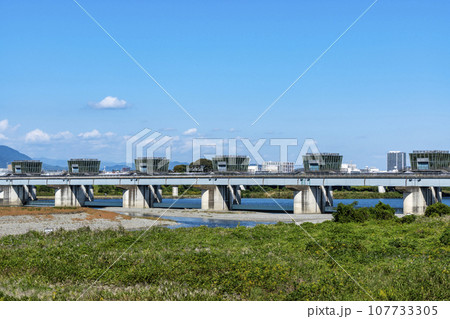 相模川大堰の風景 107733305