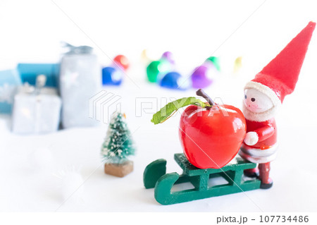 クリスマスの背景素材 107734486