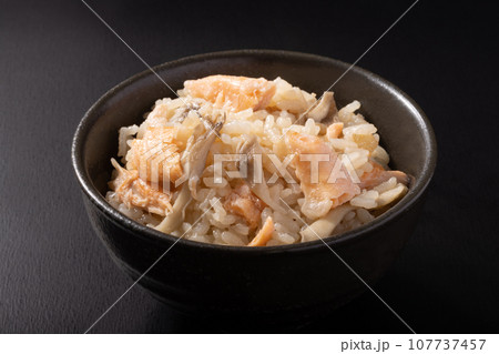 鮭ハラスと舞茸の炊き込みご飯 鮭ハラスと舞茸の炊き込みご飯 107737457