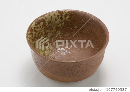 信楽焼の茶の湯茶碗 信楽焼の茶の湯茶碗 107740527