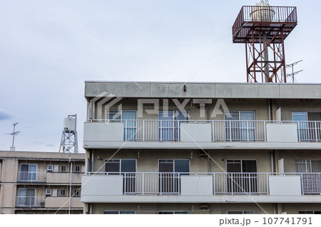 日本の岡山県岡山市の古くて美しいアパート 107741791