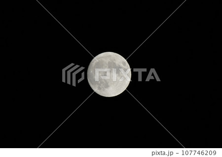 北杜市白州町、夜空に輝く月齢13.1、九月十四夜の月 北杜市白州町、夜空に輝く月齢13.1、九月十四夜の月 107746209