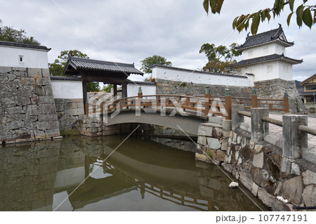 赤穂城跡の本丸門と隅櫓 赤穂城跡の本丸門と隅櫓 107747191