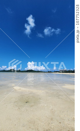 南国の海 石垣島 底地ビーチ 南国の海 石垣島 底地ビーチ 107752328
