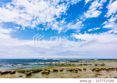 石見畳ヶ浦（石見海浜公園） 107752588