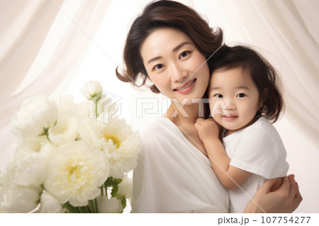 Asian mother and daughter, happy Mother's day 107754277