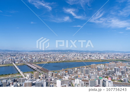 【大阪】梅田スカイビル展望台からの眺め【都市風景】 【大阪】梅田スカイビル展望台からの眺め【都市風景】 107756243