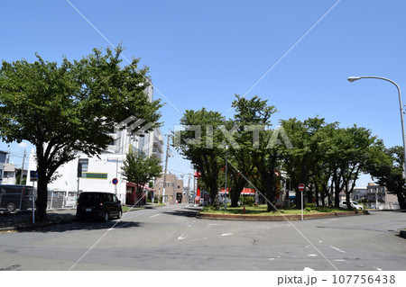 神奈川県大和市 桜ヶ丘駅西口の街並み 107756438