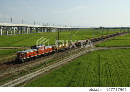 交換用レールを運ぶ専用列車 107757965