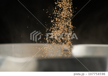 顆粒だし 鰹だし 湯気 顆粒だし 鰹だし 湯気 107758596