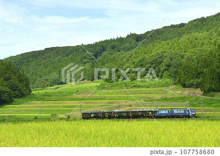 全般検査のためしなの鉄道へ輸送されるあいの風とやま鉄道の旧型車両 107758680