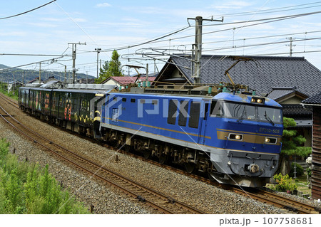 全般検査のためしなの鉄道へ輸送されるあいの風とやま鉄道の旧型車両 全般検査のためしなの鉄道へ輸送されるあいの風とやま鉄道の旧型車両 107758681