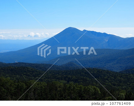 八幡平見返り峠からの岩手山 八幡平見返り峠からの岩手山 107761409