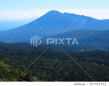 八幡平見返り峠からの岩手山 八幡平見返り峠からの岩手山 107761411